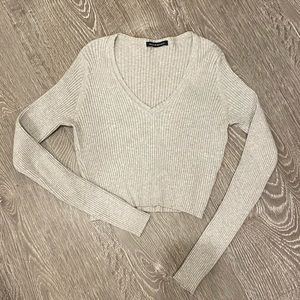 Brandy melville v neck cropped sweater knit top
